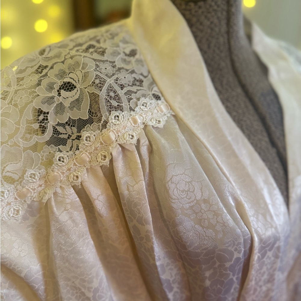 Vintage Christian Dior Lace Detail Robe -NWT